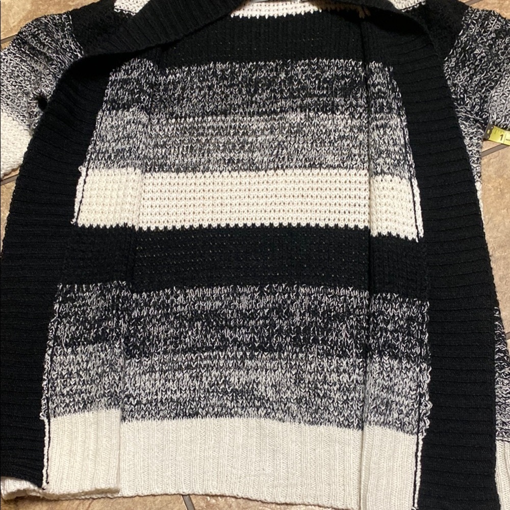 Black and White Striped Medium Cardigan Sweater Collegiate Fall Office - Picture 10 of 14